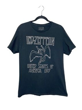 Led Zeppelin United States of America 1977 black and white band tee size Large